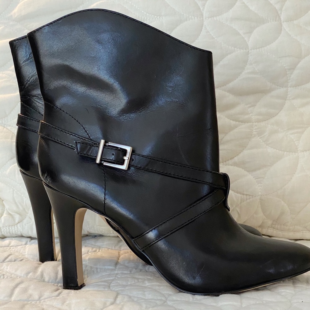 BCBGeneration Dreya Black Booties 8.5